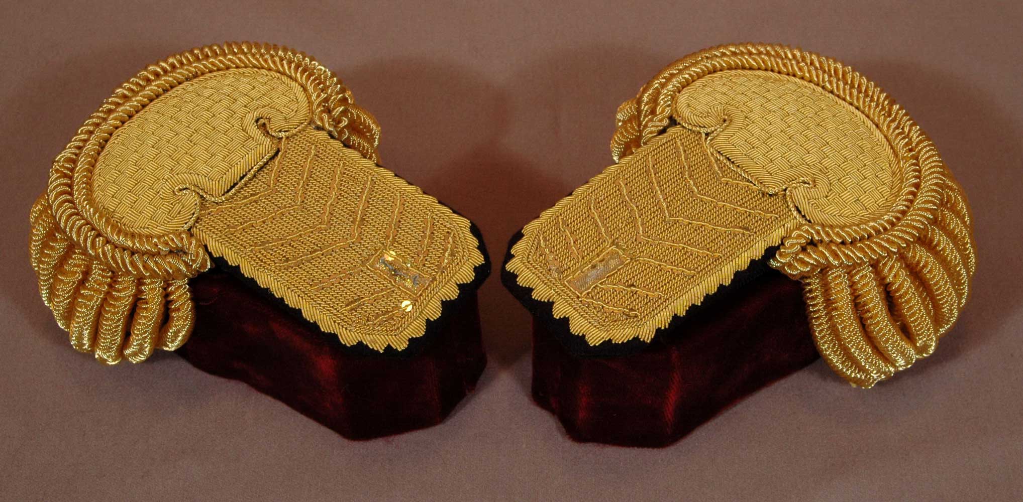 French, Colonel's Epaulettes